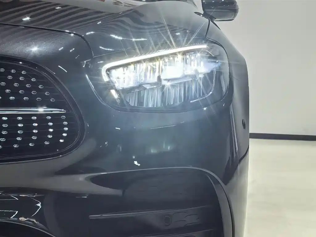 MERCEDES-BENZ E-CLASS (IMPORTED)