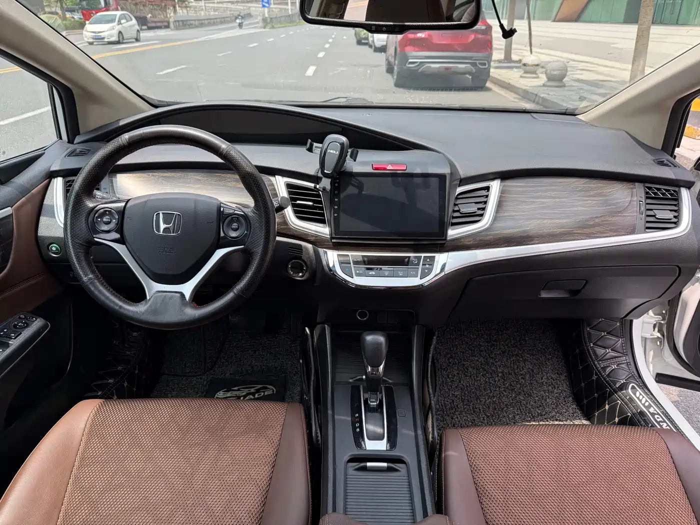 Honda Jade 2017 1.8L Automatic Comfort Edition 6-seater фото 15