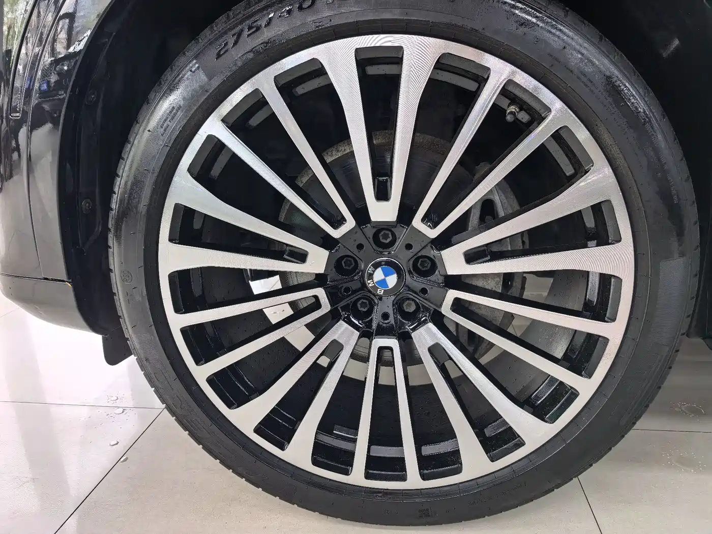 BMW X7 2019 xDrive40i Exclusive M Sport Package фото 26