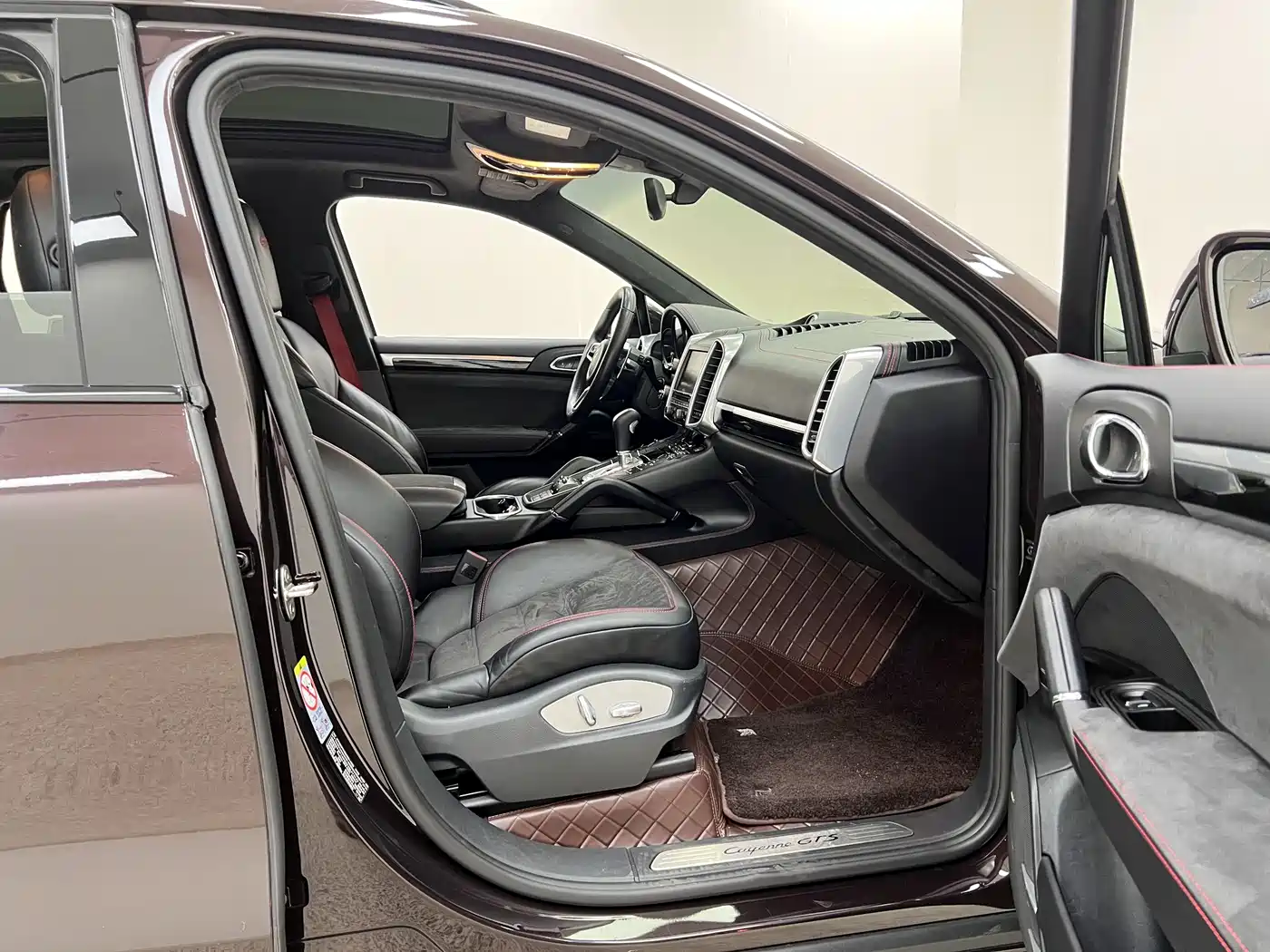 Porsche Cayenne 2015 Cayenne GTS 3.6T фото 32