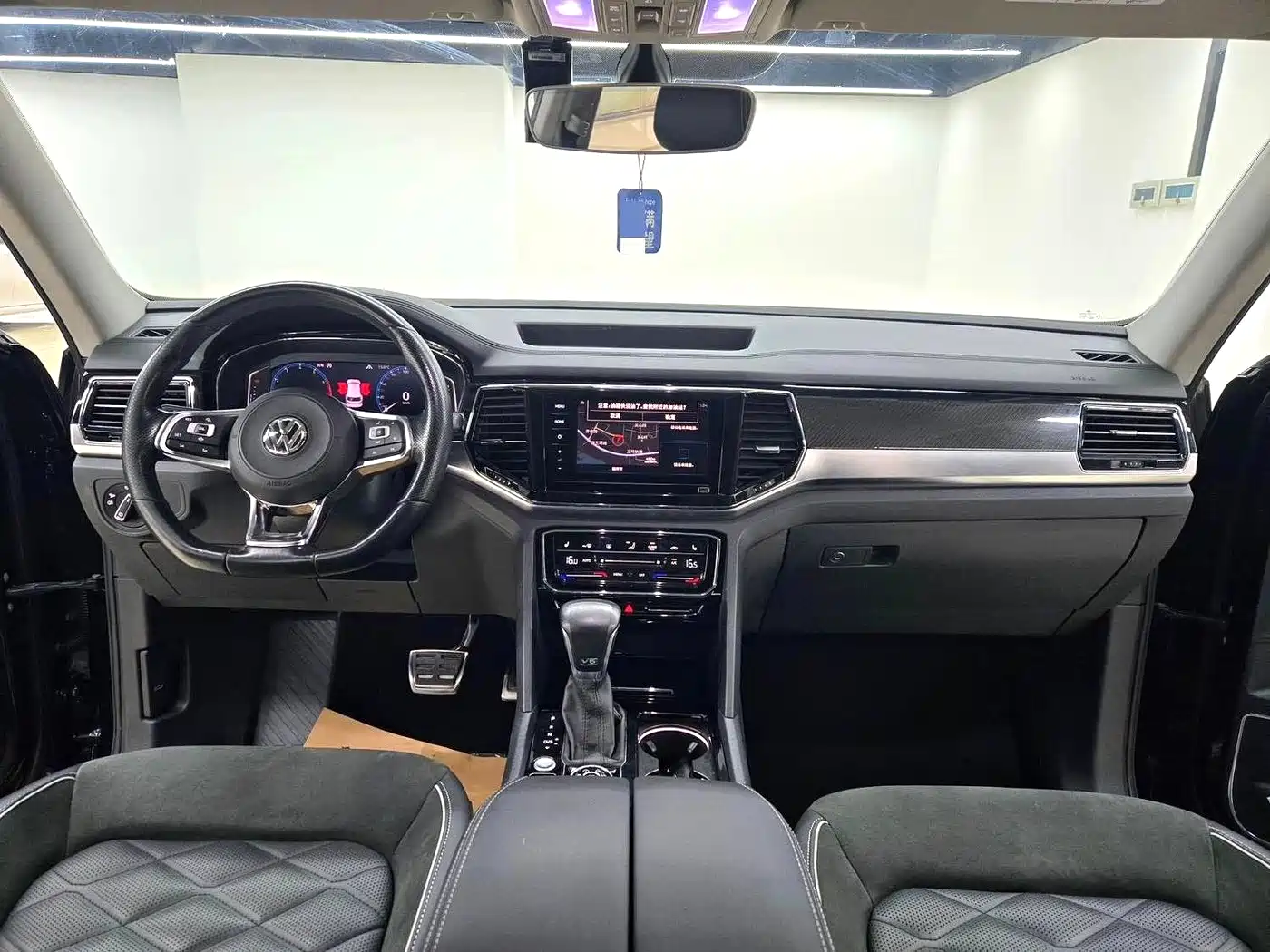 Volkswagen Teramont 2019 Teramont X 530 V6 4WD Premium Luxury Edition фото 4