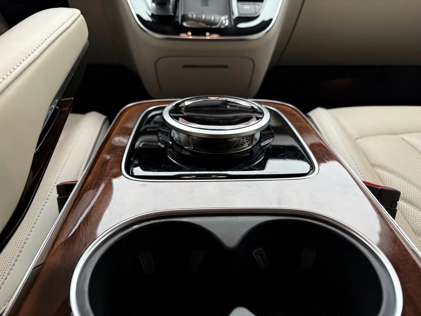 Hongqi HQ9 2023 2.0T Smart Connect Flagship фото 19