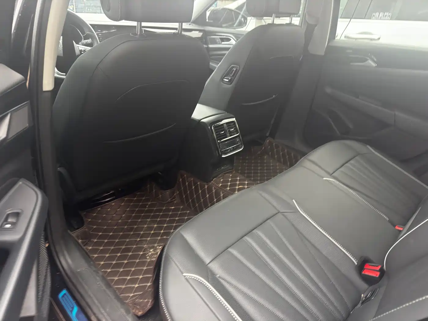 Volkswagen Passat 2024 280TSI Elite Edition фото 8