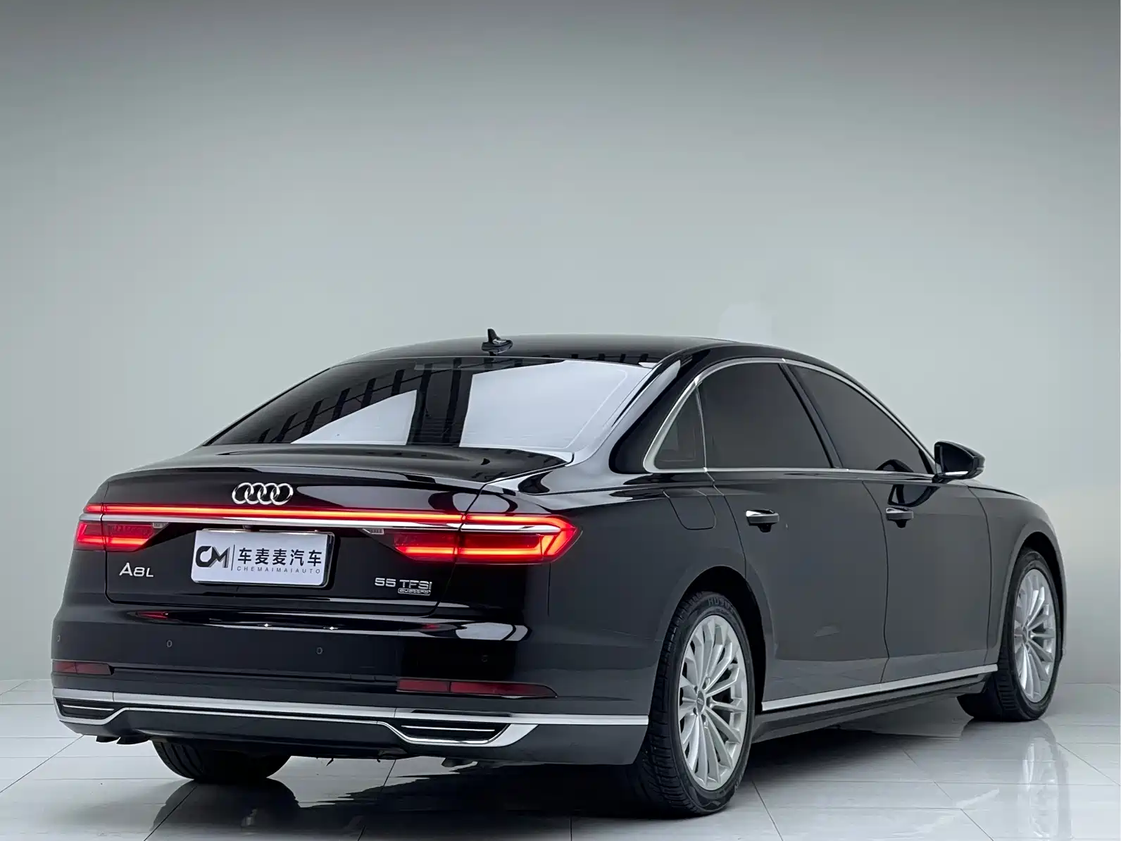 صورة 3 - Audi A8