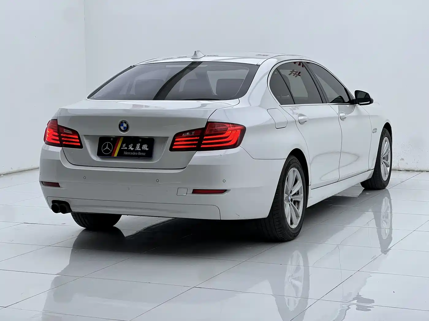 BMW 5 Series 2017 520Li Classic Edition фото 16