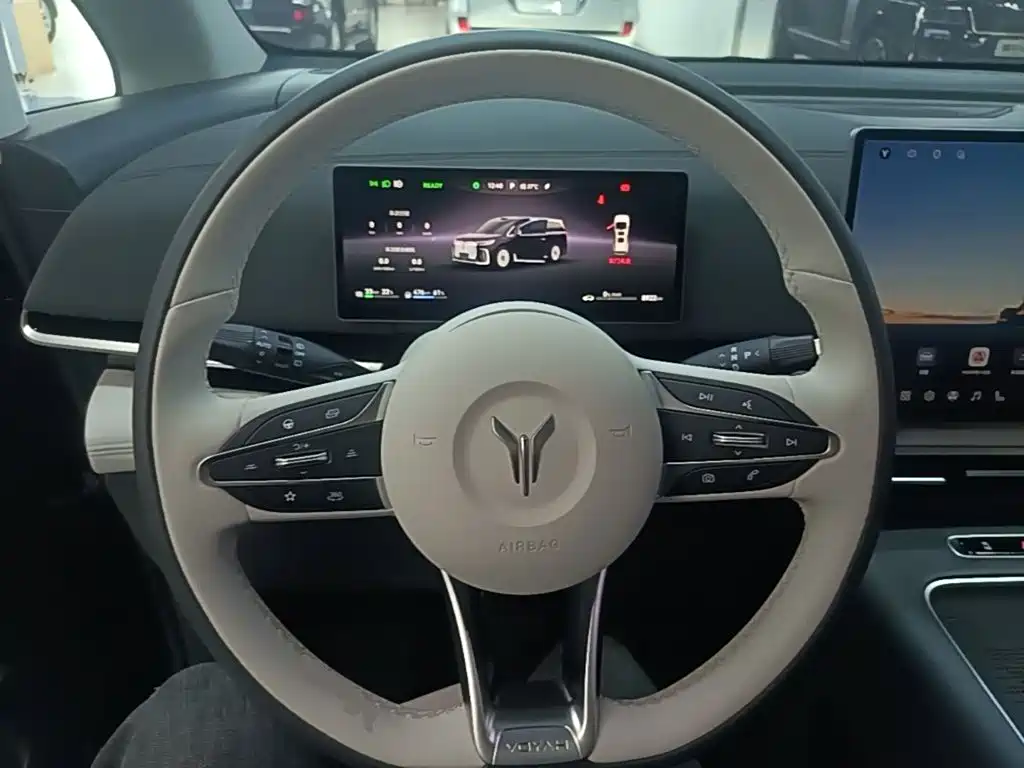 Voyah Dreamer 2026 2025 PHEV AWD Flagship Qian Kun Edition