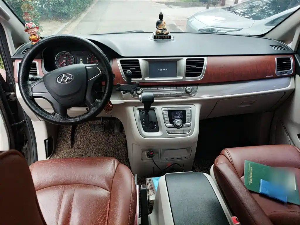 SAIC Maxus Maxus G10 2015 2014 Model Year 2.0T Auto Elite