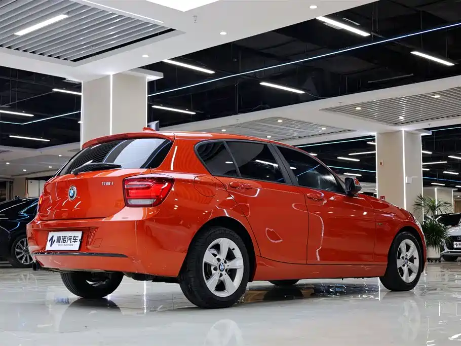 BMW 1 Series (Import) 2013 Facelift 118i Sport Model фото 14