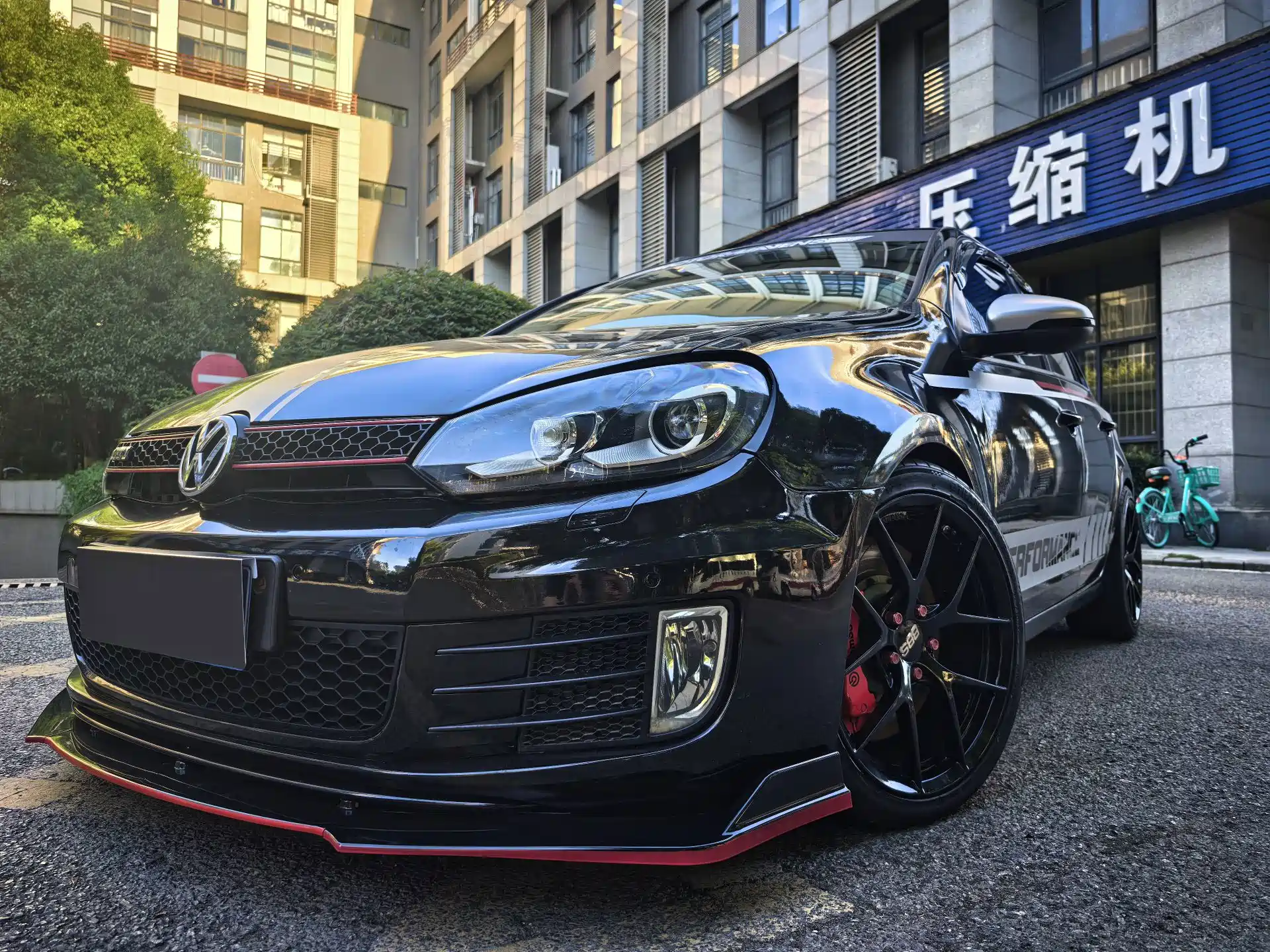 صورة 1 - Volkswagen Golf GTI