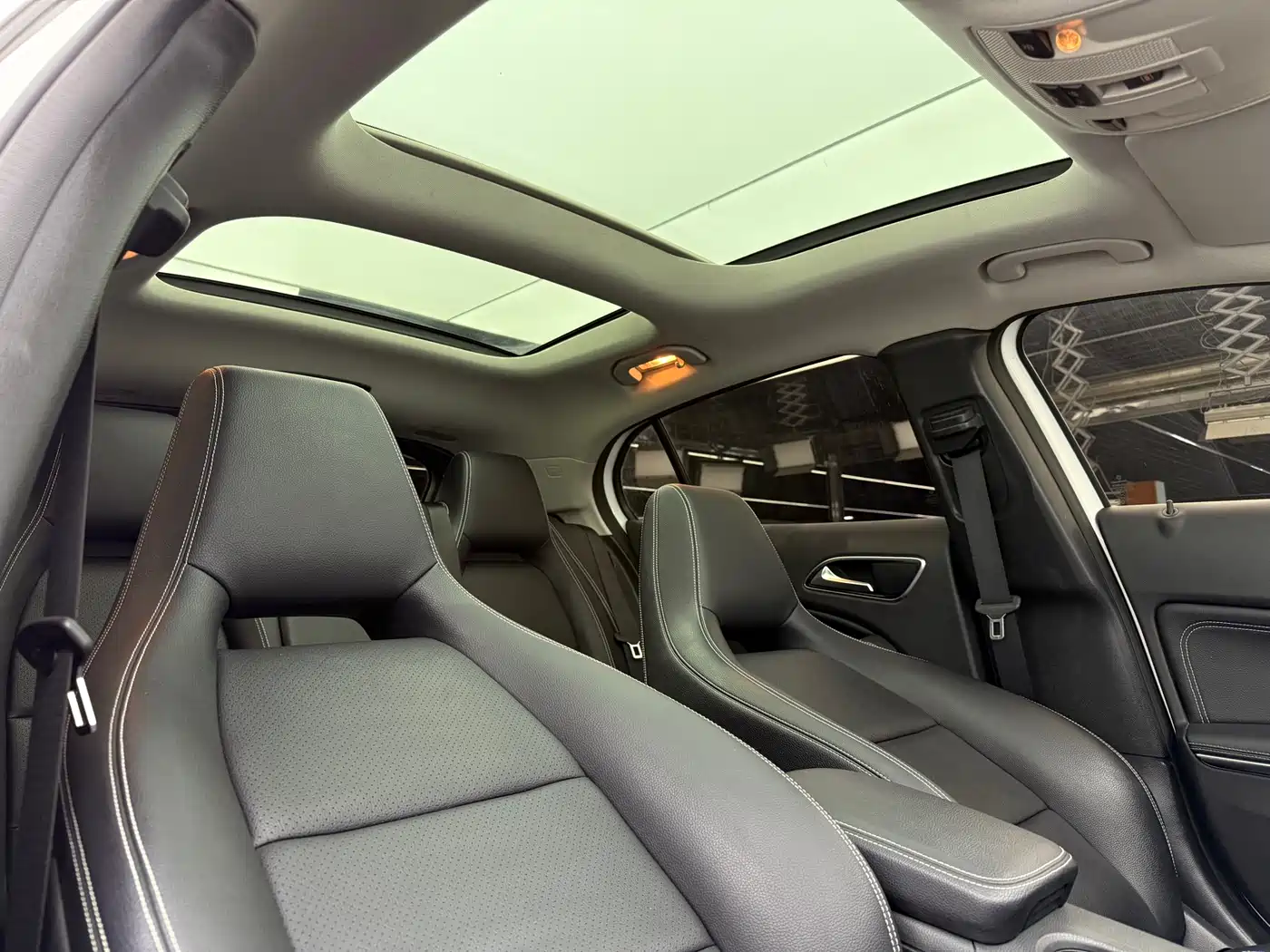 Mercedes-Benz GLA 2018 GLA 200 Dynamic фото 12