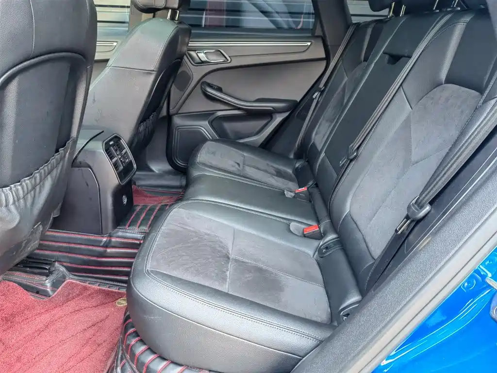 Porsche Macan 2018 Macan 2.0T фото 9
