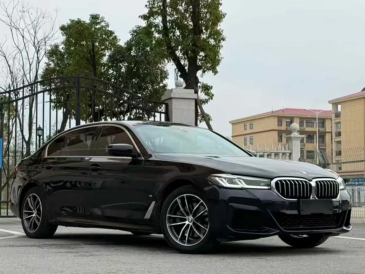 BMW 5 Series 2022 525Li M Sport Package фото 3