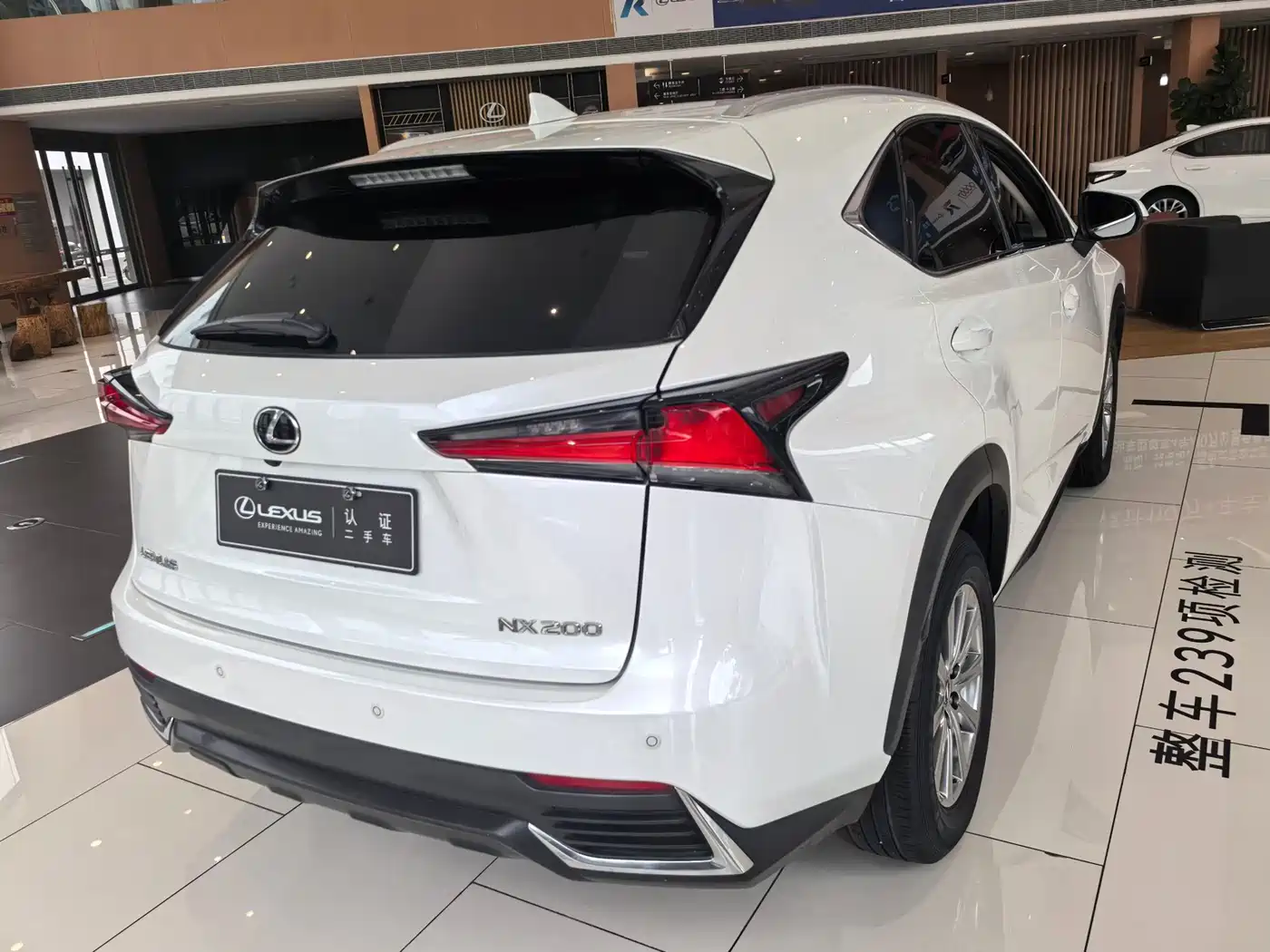 Фото 8 - Lexus NX