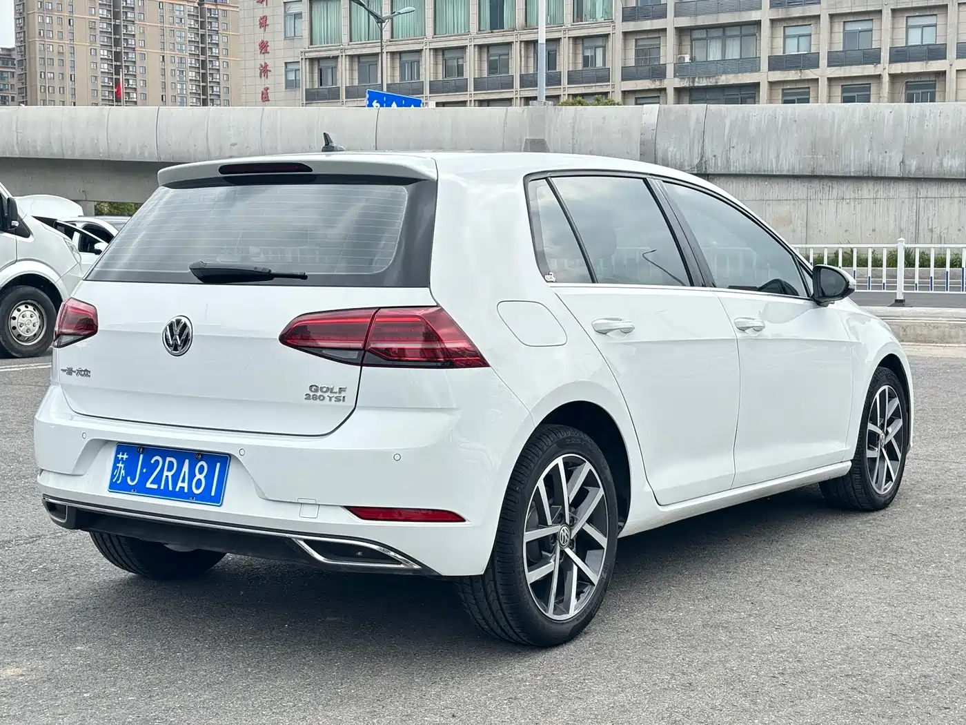 Volkswagen Golf 2020 Beloved Edition 280TSI DSG Luxury фото 5
