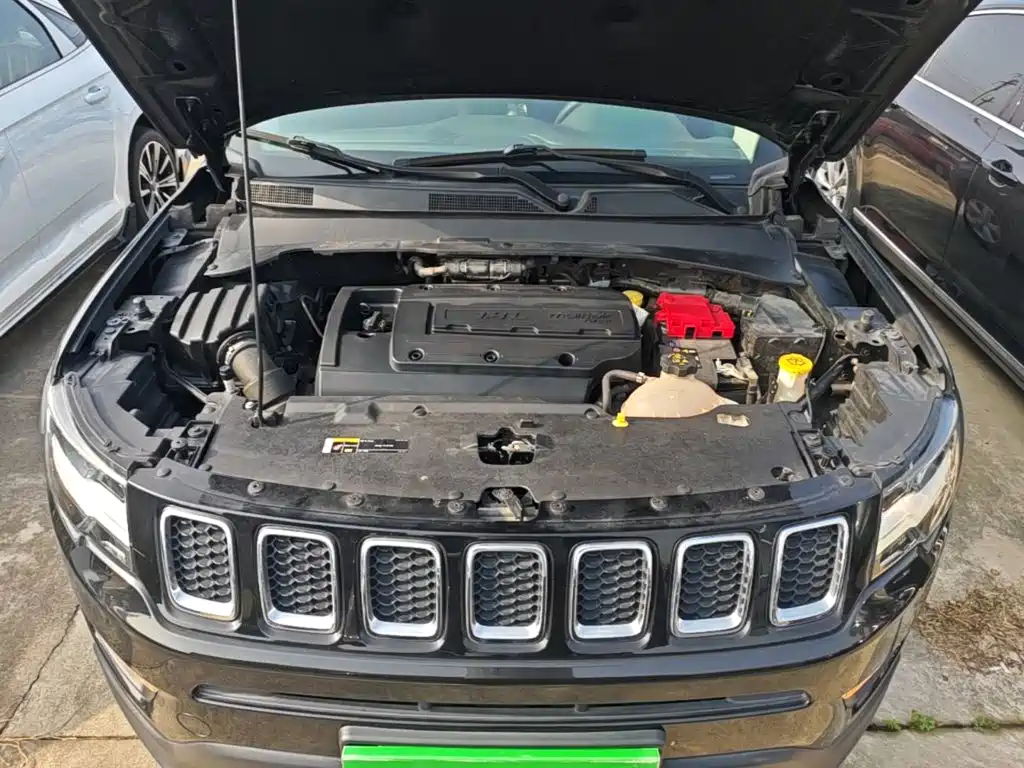Фото 20 - Jeep Compass