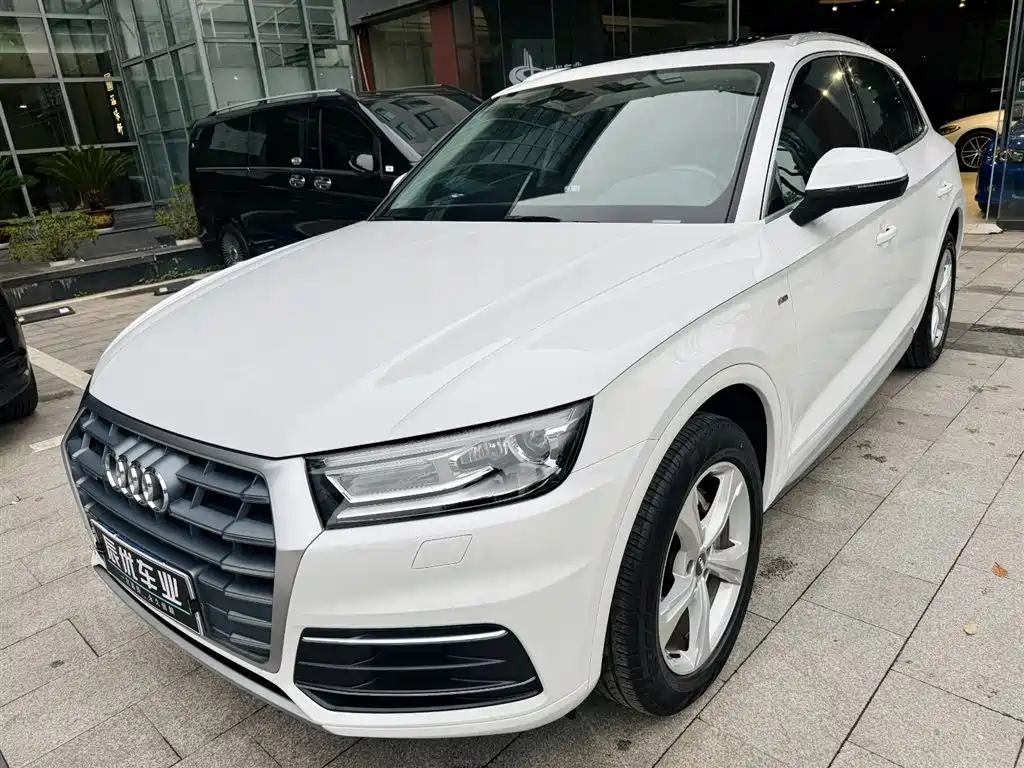 Audi Q5L 2020 Facelift 40 TFSI Honor Progressive