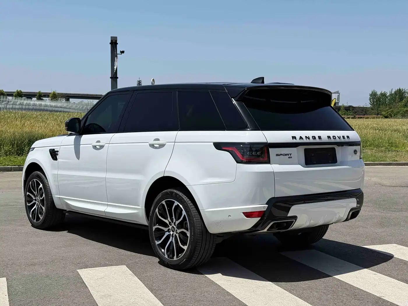 Land Rover Range Rover Sport 2021 3.0 L6 Gloss Black Edition фото 6