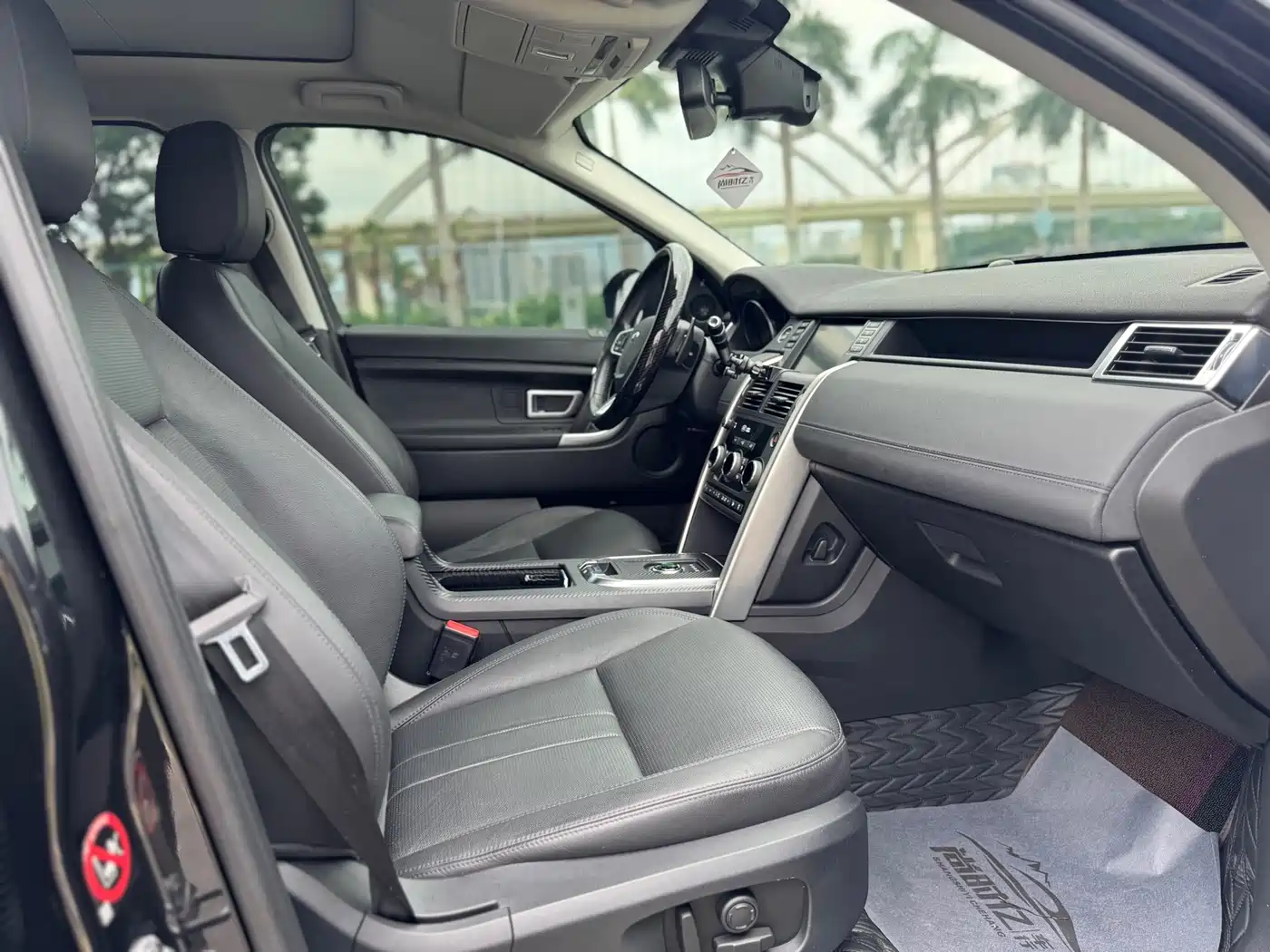 Фото 19 - Land Rover Discovery Sport