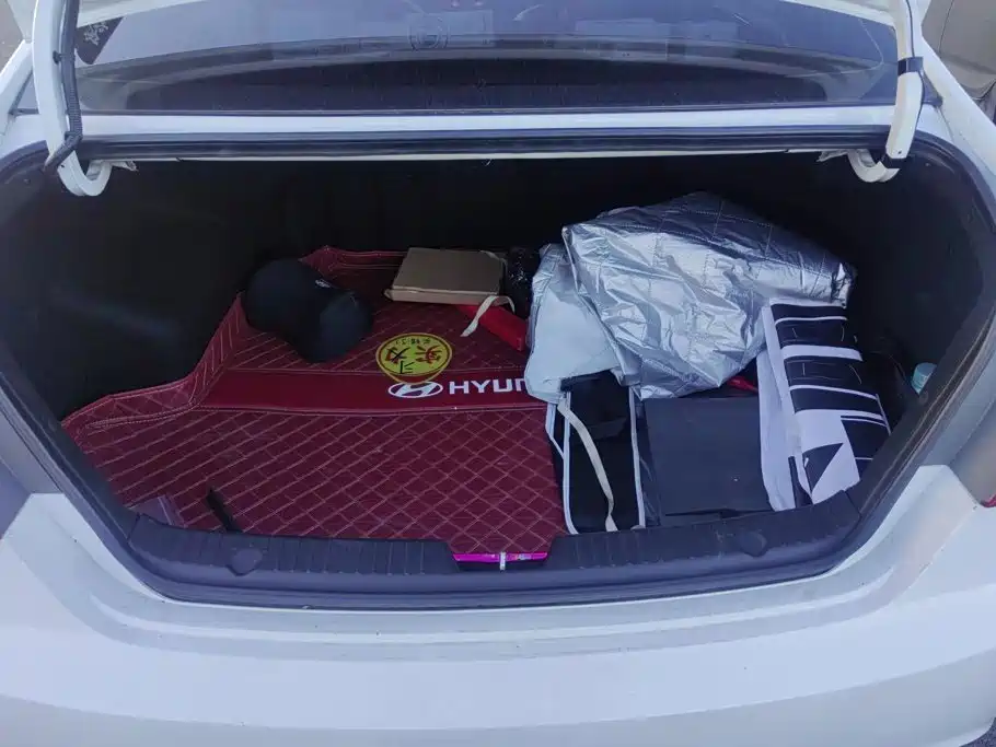 Фото 4 - Hyundai Sonata