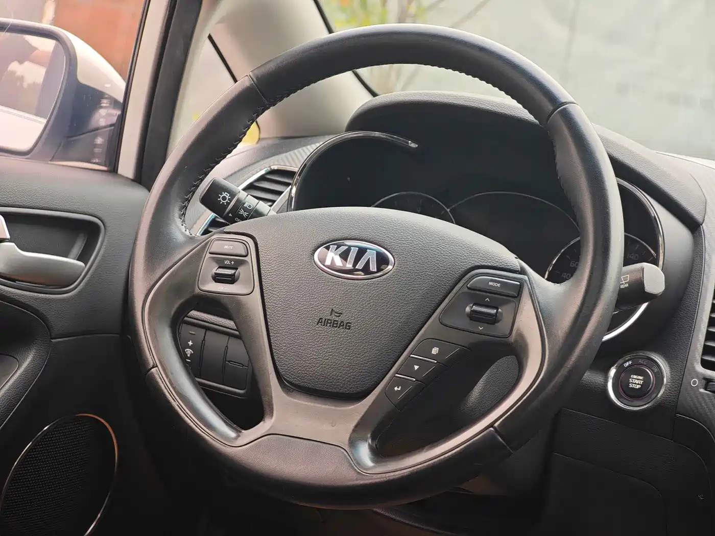 Kia K3S 2014 2014 1.6L Automatic GLS