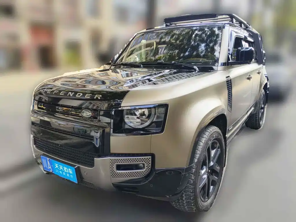 Photo 1 - Land Rover Defender