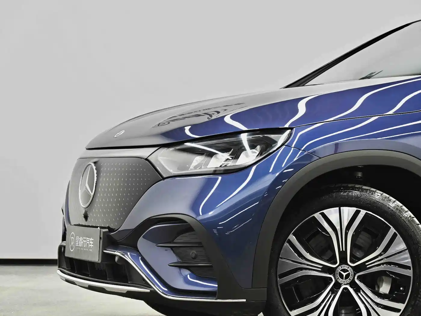 MERCEDES-BENZ EQE SUV