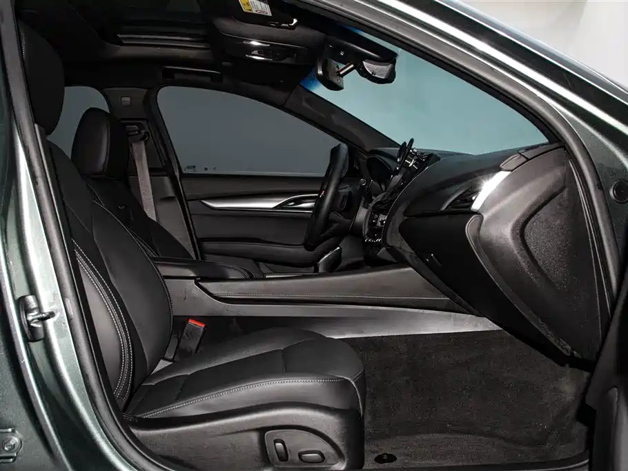 Cadillac CT5 2024 2023 28T Luxury Style (Standard Edition)