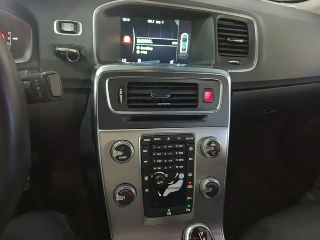 Фото 13 - Volvo S60