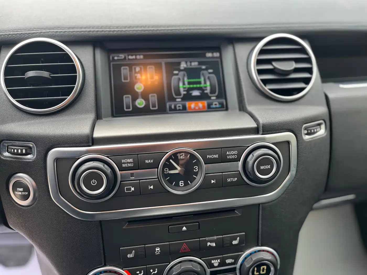 Land Rover Discovery 2016 3.0 SC V6 SE фото 14