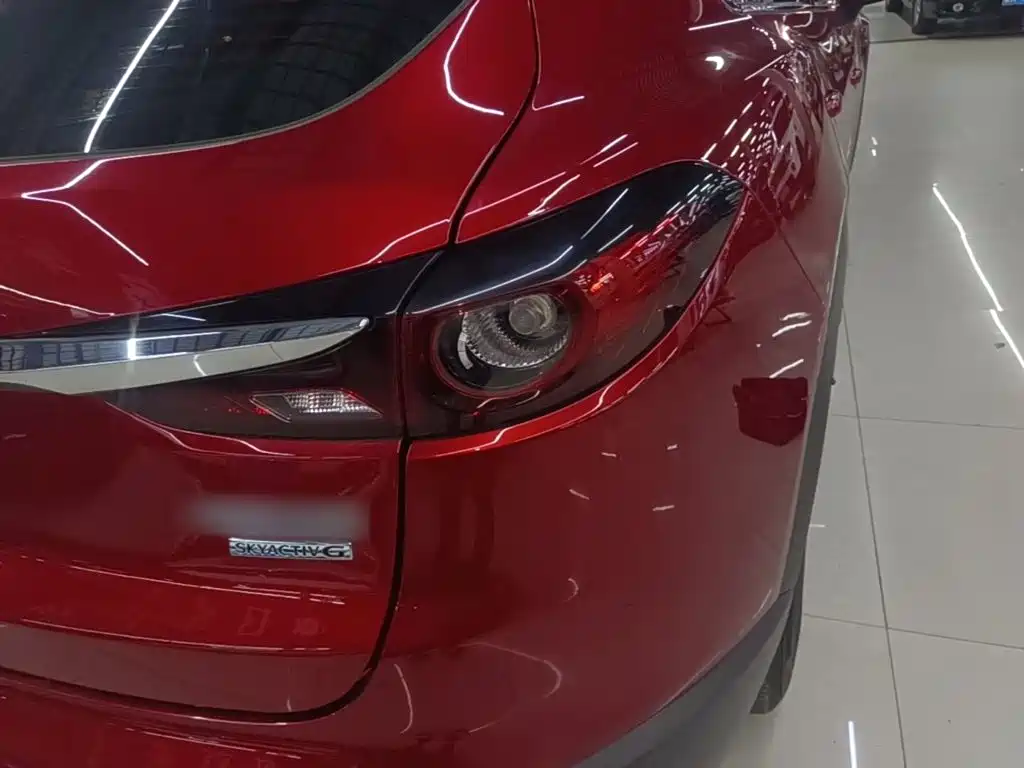 Photo 8 - Mazda CX-4