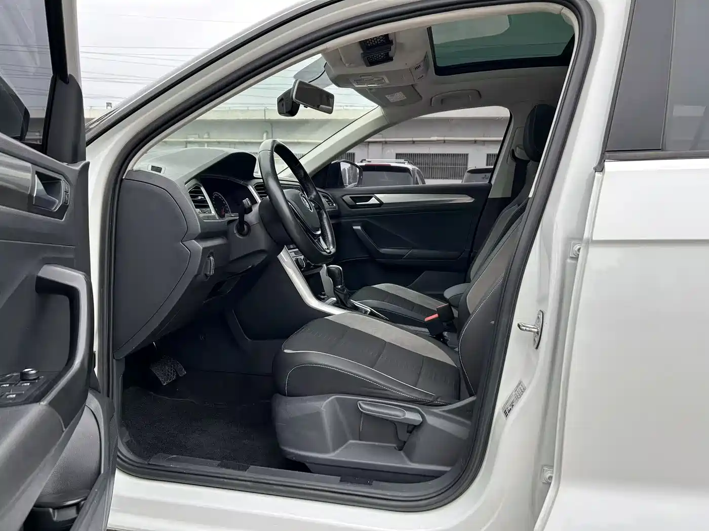Volkswagen T-ROC 2018 230TSI DSG 2WD Progressive China V фото 14