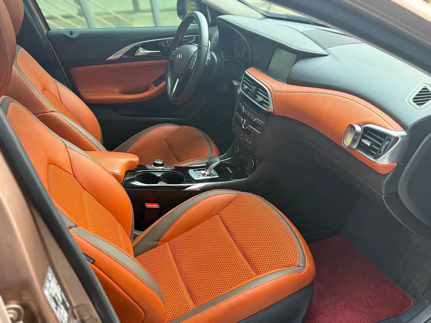 Infiniti QX30 2017 2.0T 4WD Sport Edition фото 10