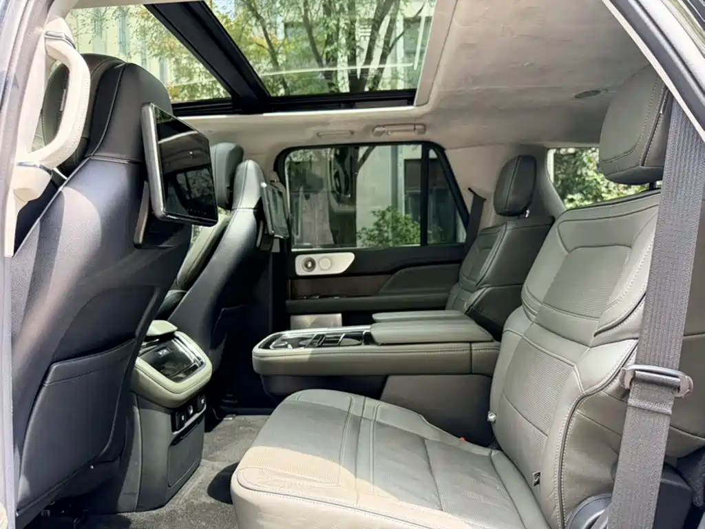 Lincoln Navigator 2023 2022 3.5T Presidential Edition