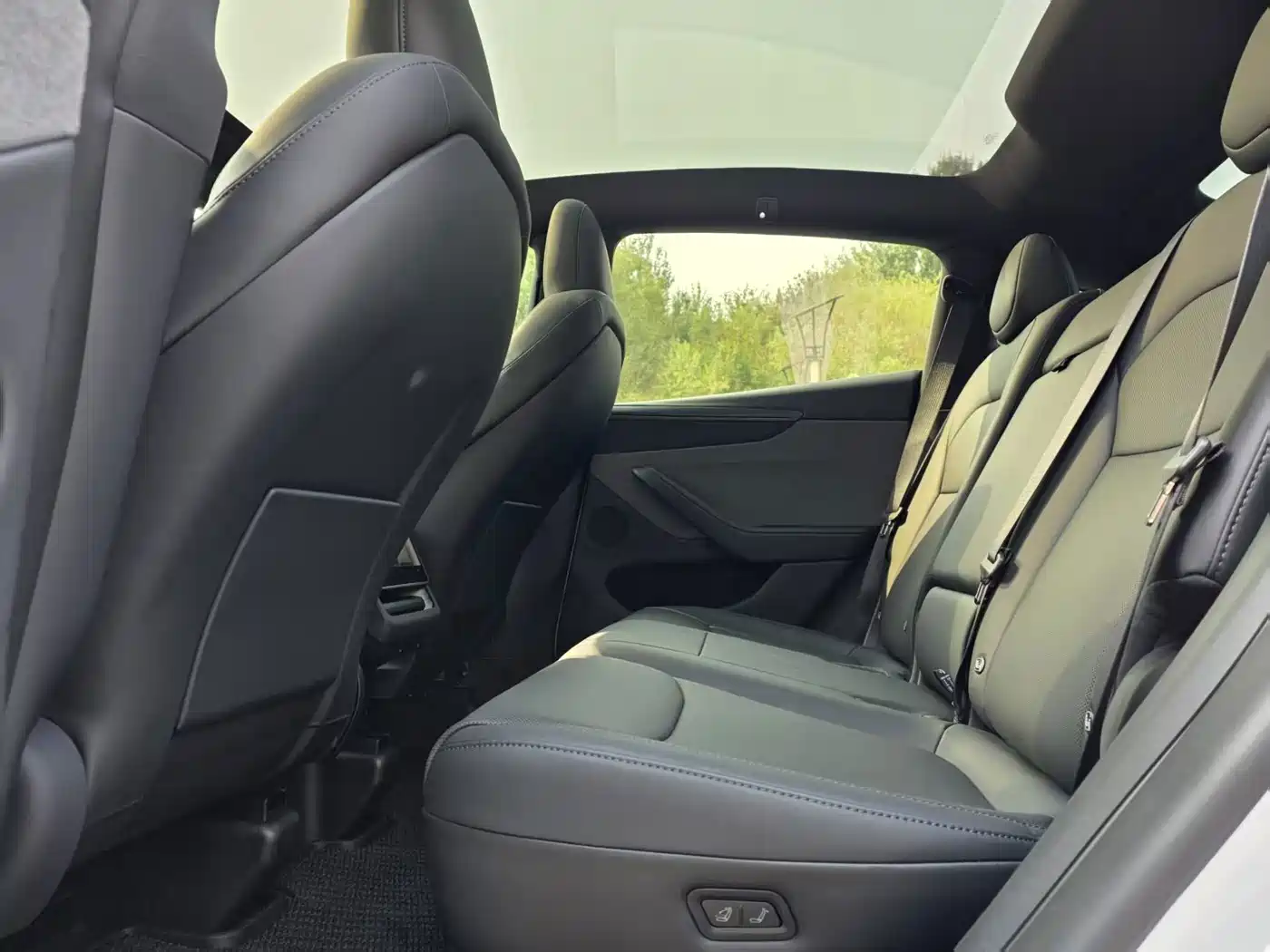 Tesla Model Y 2026 2026 Facelift Long Range Rear-Wheel Drive