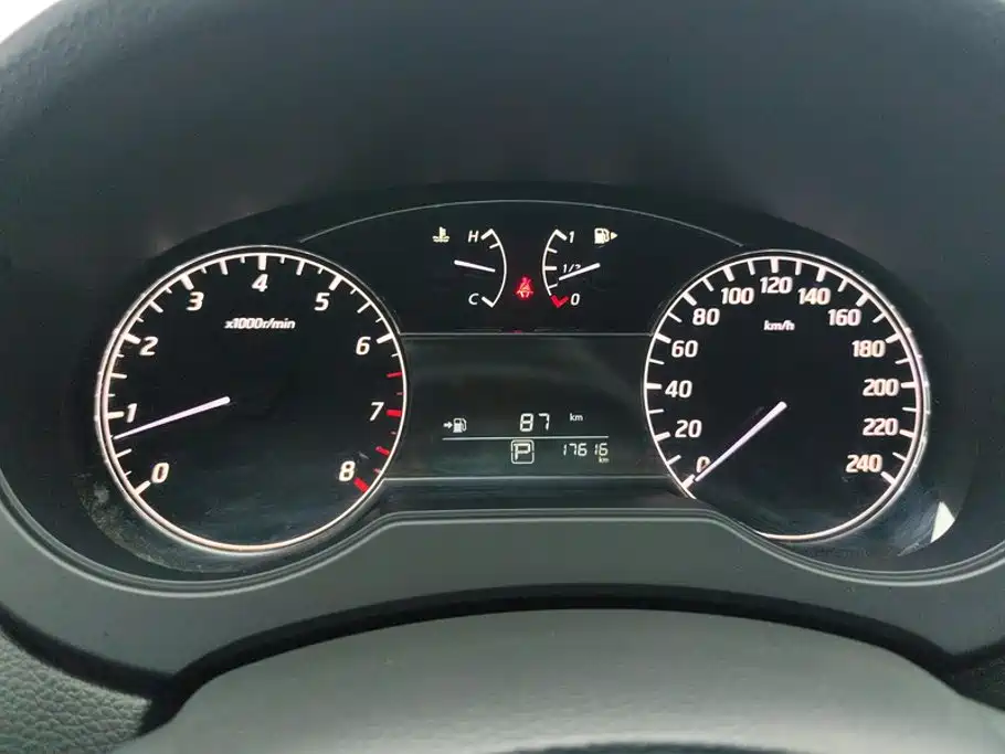 Nissan Tiida 2024 2024 1.6L CVT Cool Sport Edition
