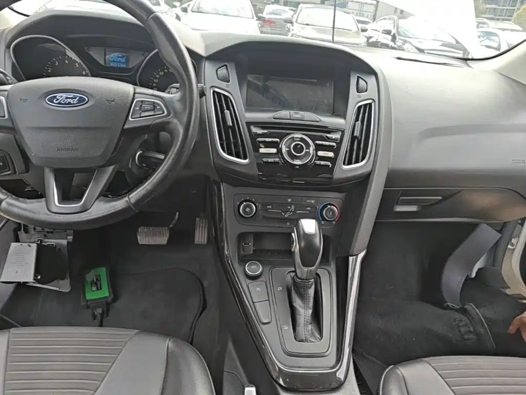 Photo 10 - Ford Focus