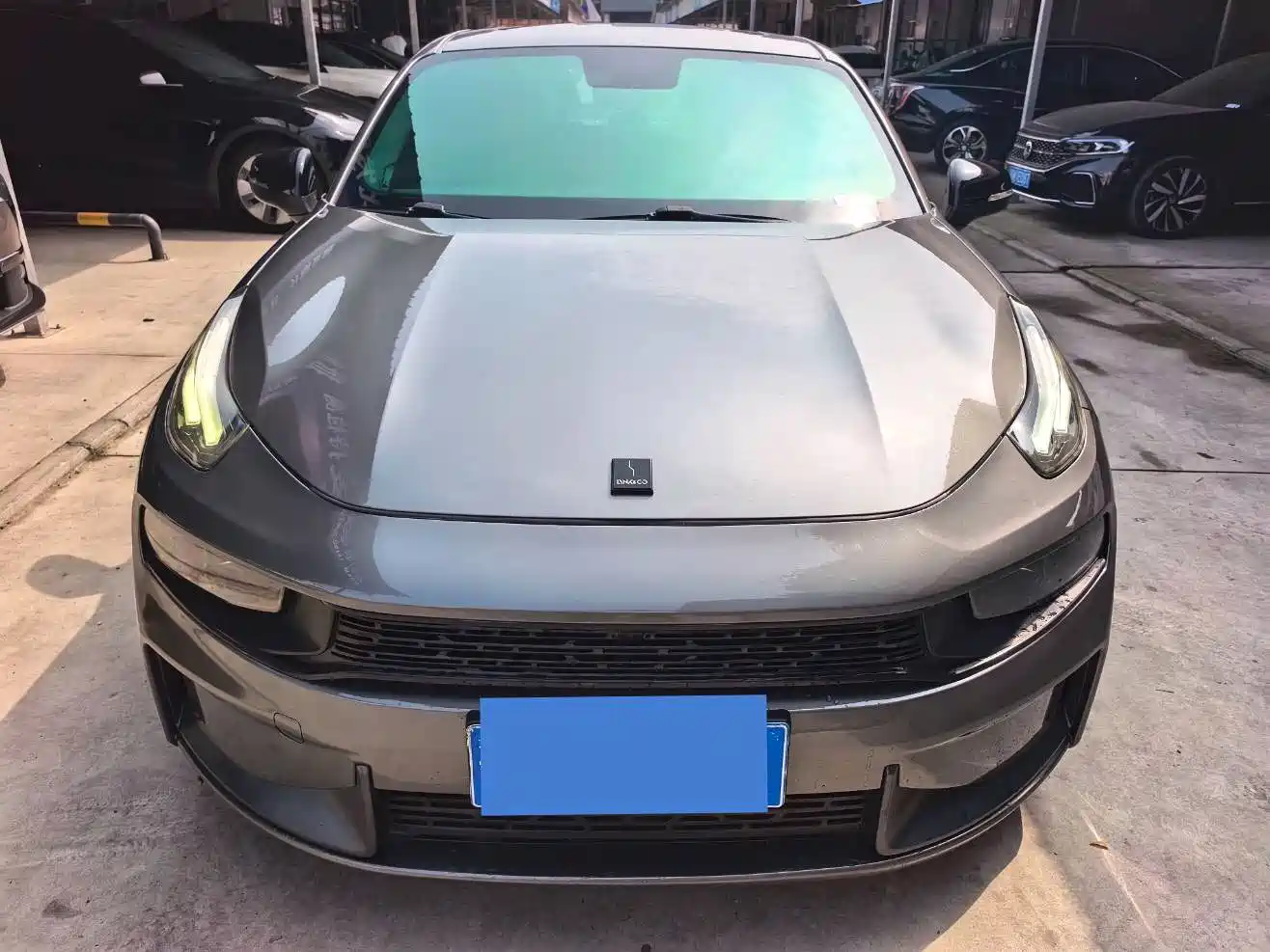 Photo 2 - Lynk & Co 03