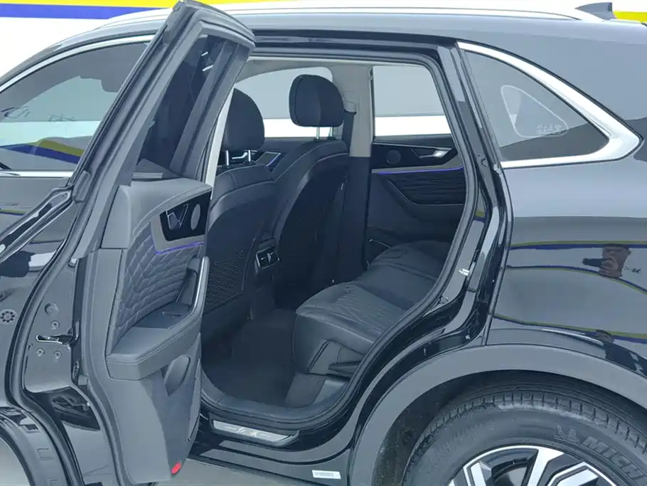 Hongqi HS5 2022 Facelift 2.0T Smart Flag Enjoyment Edition фото 11