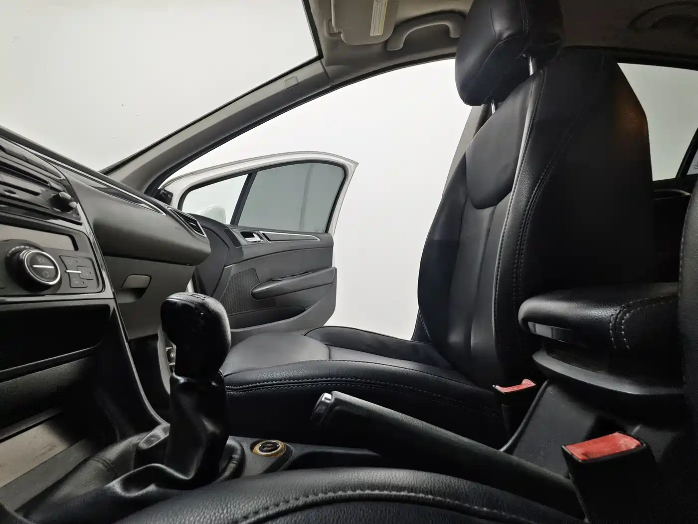 Peugeot 308 2013 2013 Model 1.6L Manual Superior Style