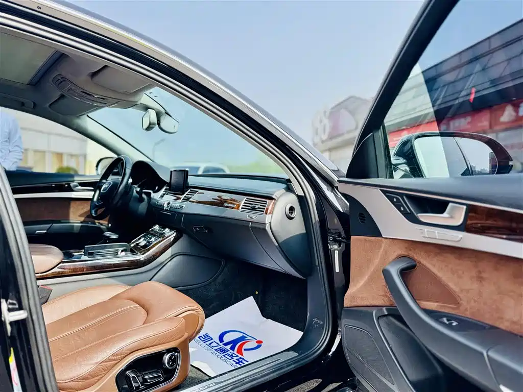 Audi A8 2014 A8L 45 TFSI quattro Comfort фото 13