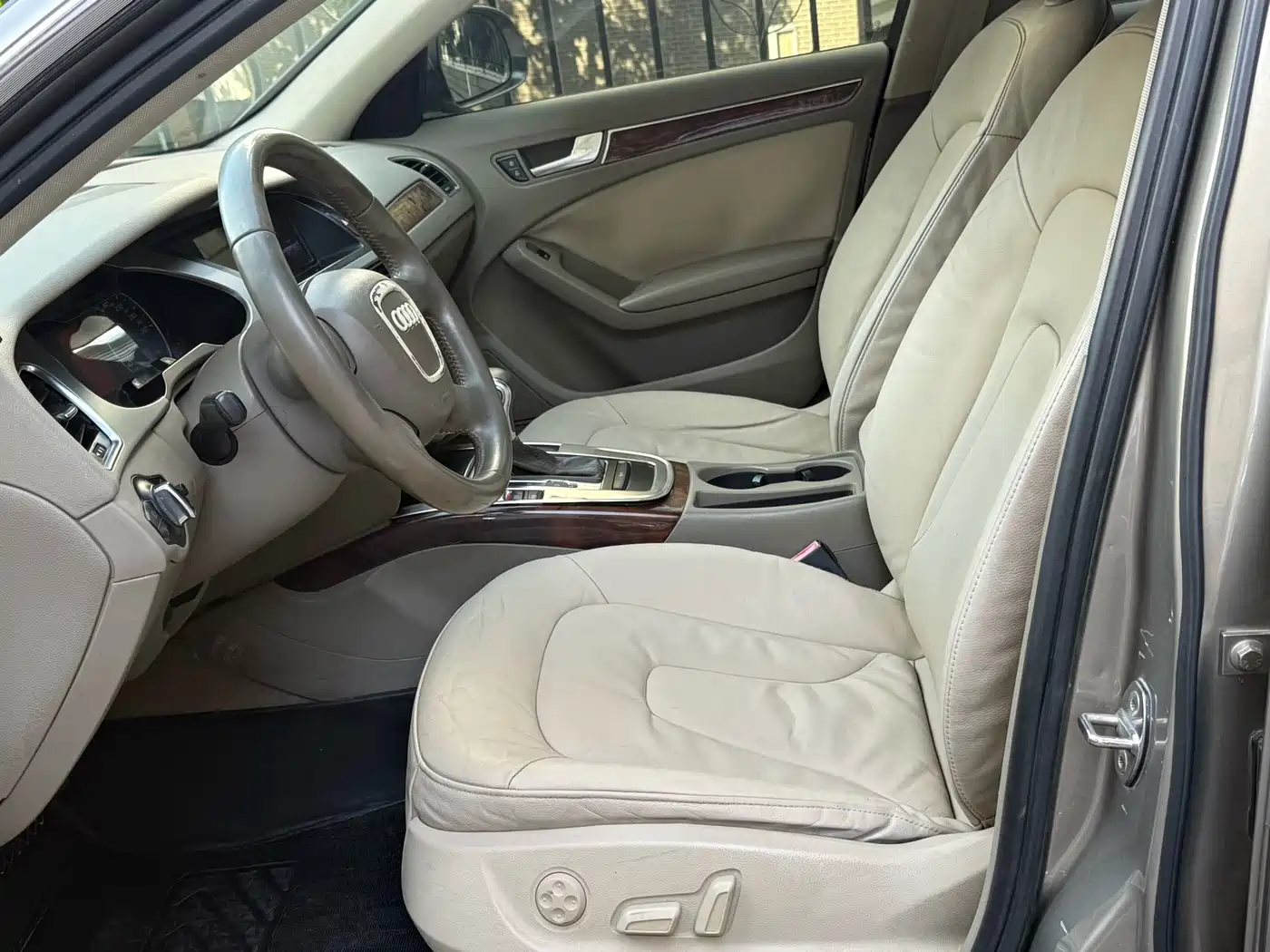 Audi A4L 2011 2009 2.0 TFSI Luxury