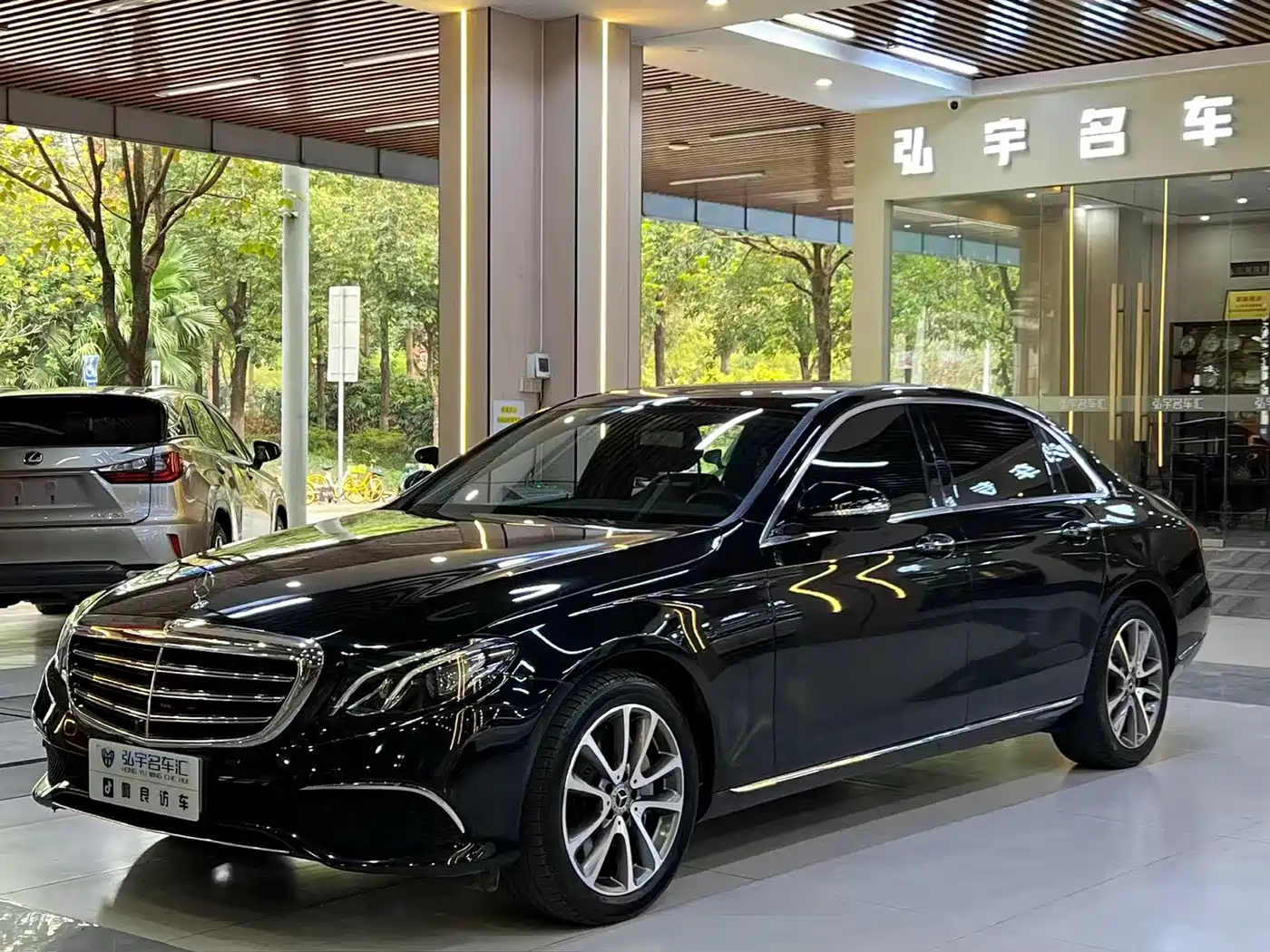 Mercedes-Benz E-Class 2019 E 300 L Fashion