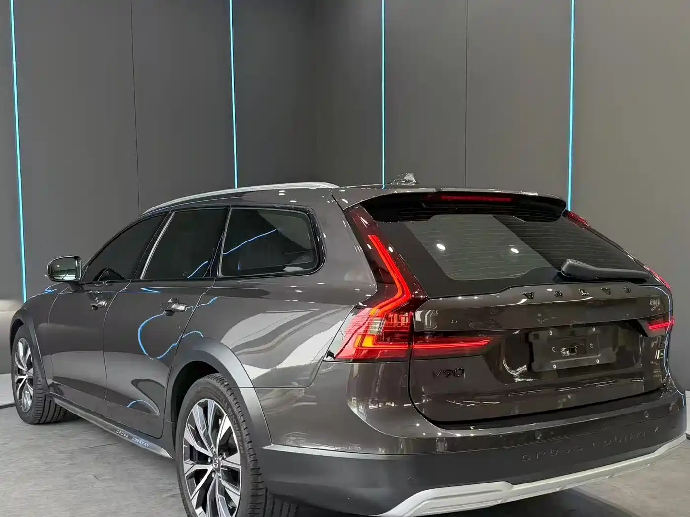 Volvo V90 2022 2022 Cross Country B5 AWD Momentum