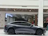 Фото 4 - Tesla Model 3