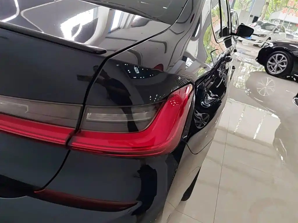 BMW 3-SERIES