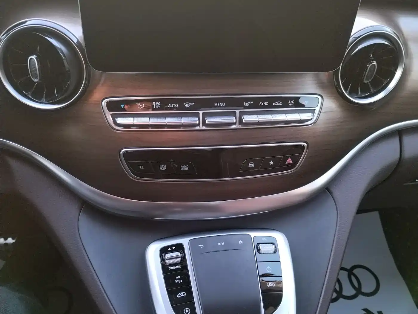 MERCEDES-BENZ V CLASS