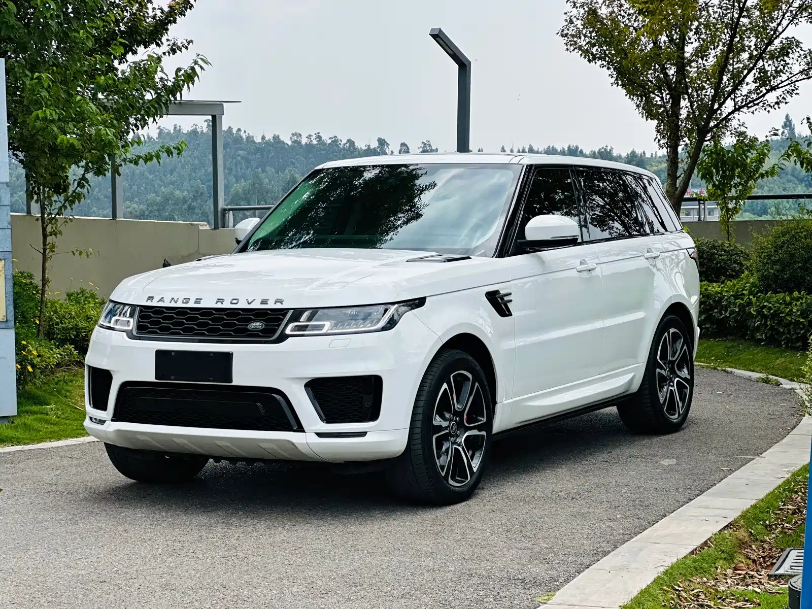 Фото 1 - Land Rover Range Rover Sport