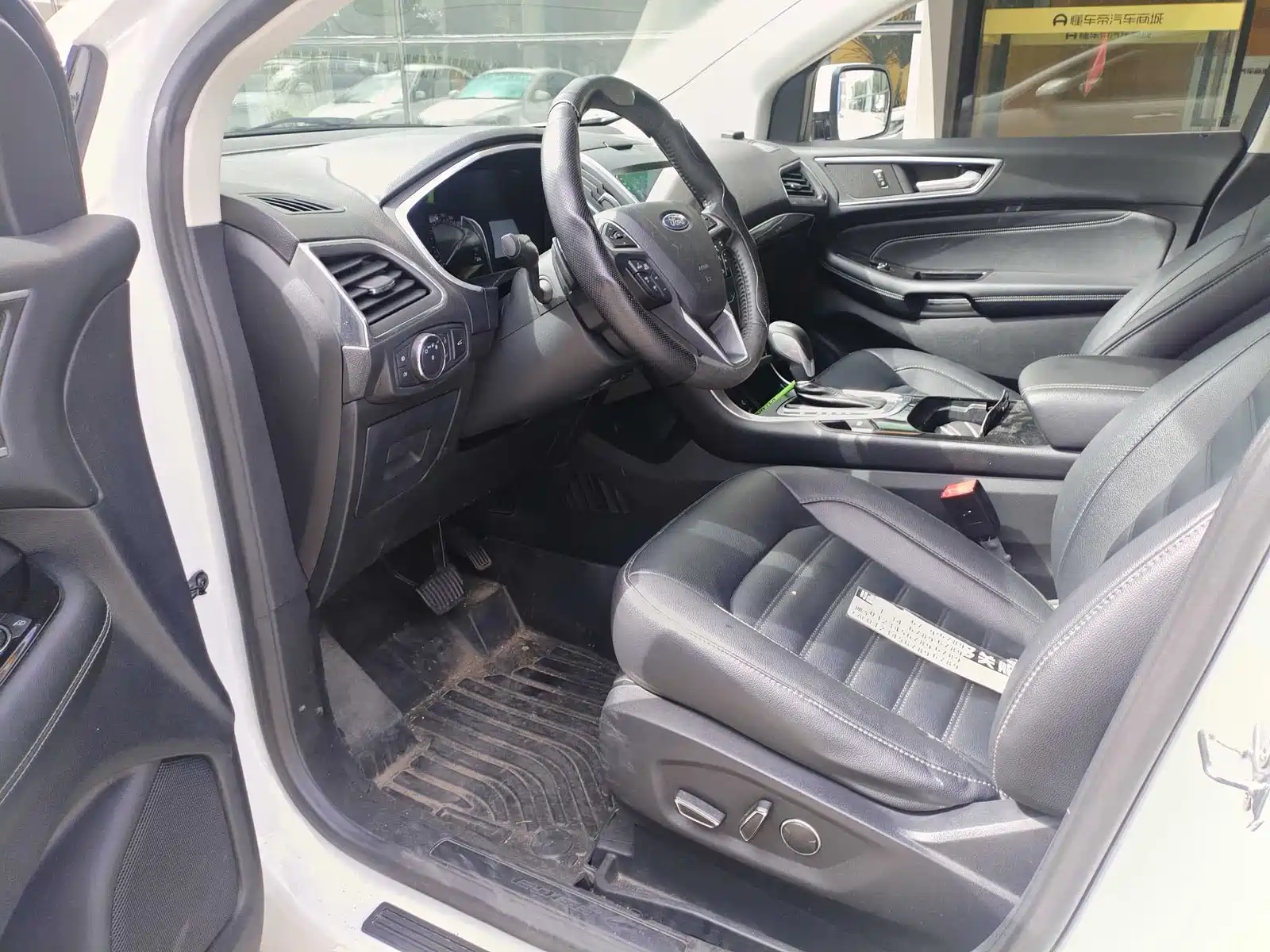 Фото 8 - Ford Edge
