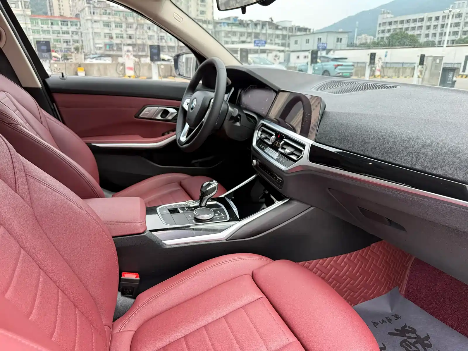 Photo 8 - BMW 3 Series