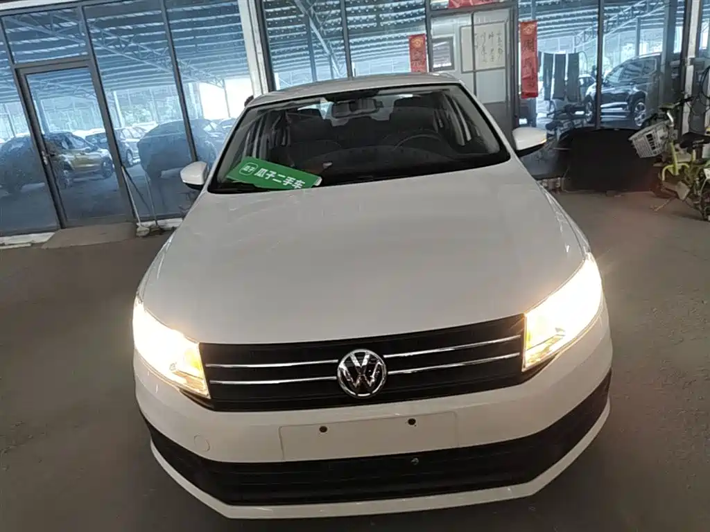 Volkswagen Santana 2016 1.6L Manual Trend Edition фото 3